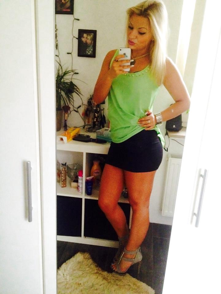 12P Sexy german bitch to fuck and breed
