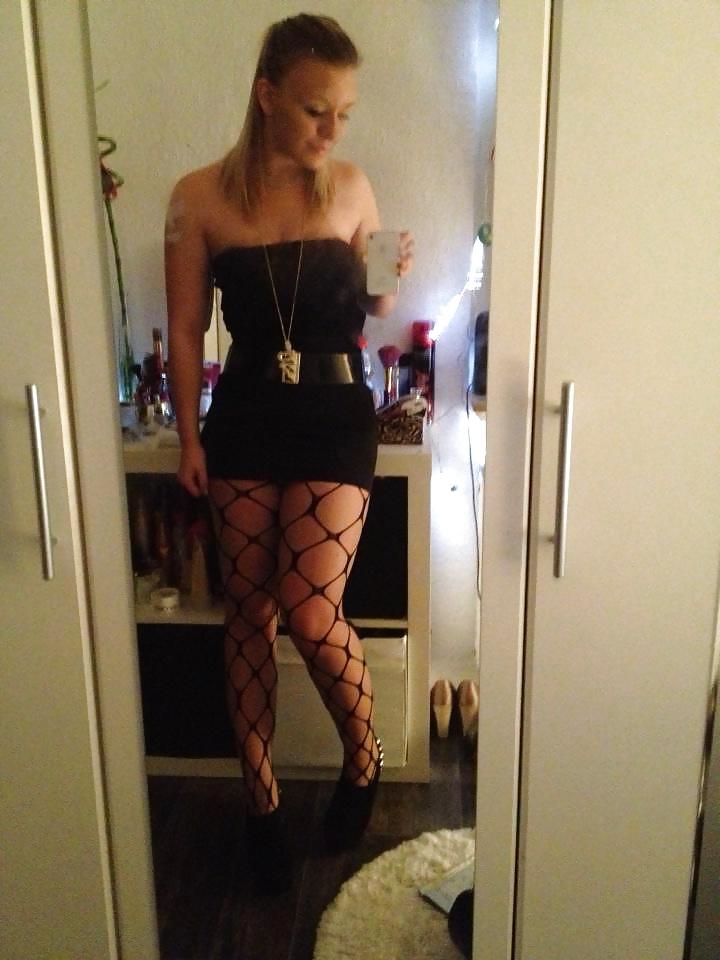 12P Sexy german bitch to fuck and breed