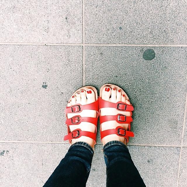 25P Birkenstock Shoes n Feet  6