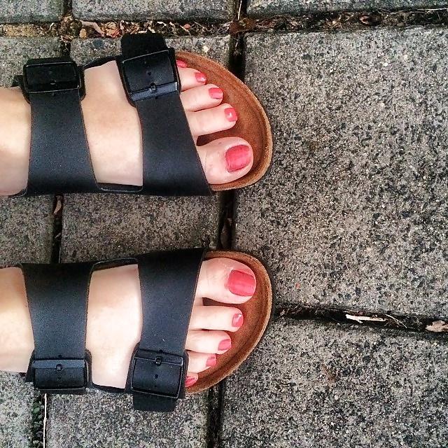 25P Birkenstock Shoes n Feet  6