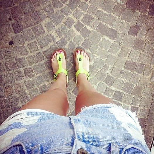 25P Birkenstock Shoes n Feet  6