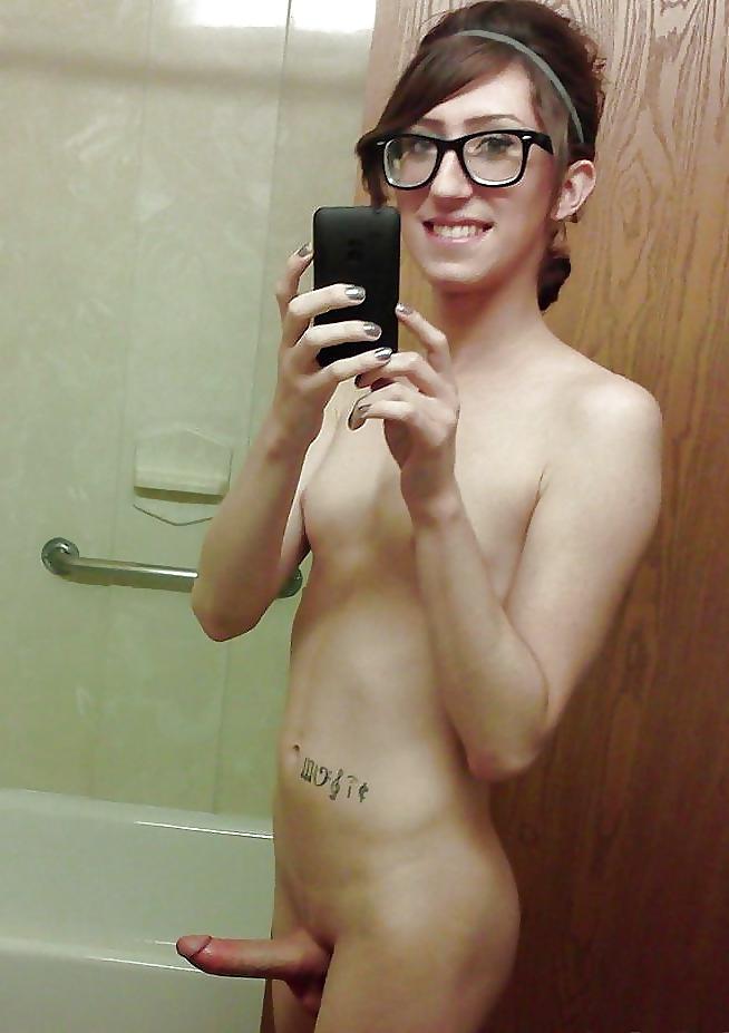 11P Tranny Selfies