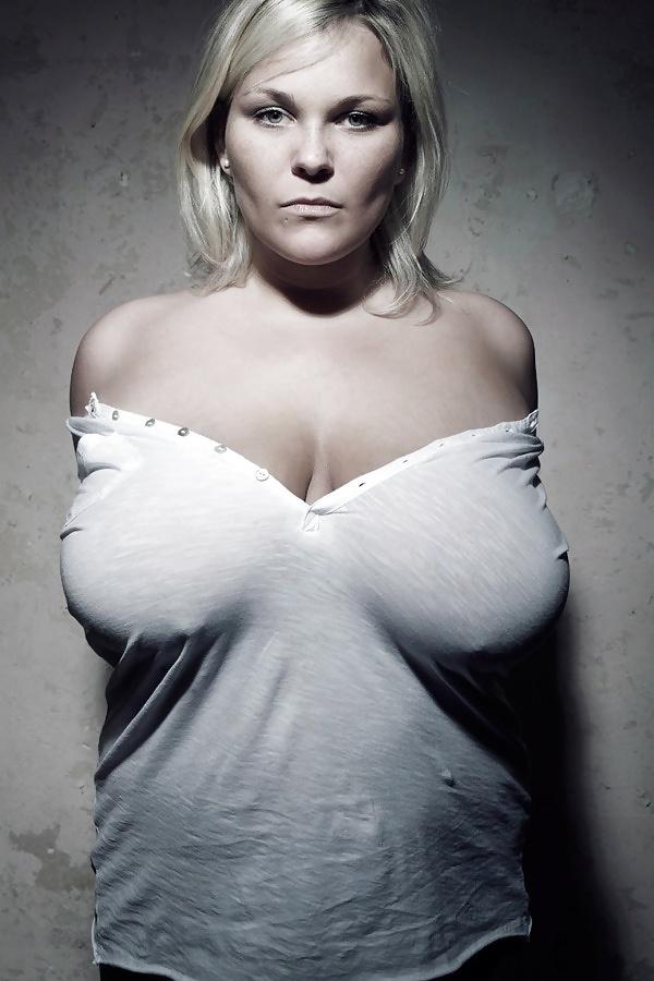 21P Curvy Girls