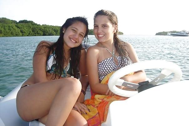 25P Colombia cute friends 1 