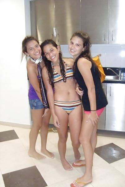 25P Colombia cute friends 1 