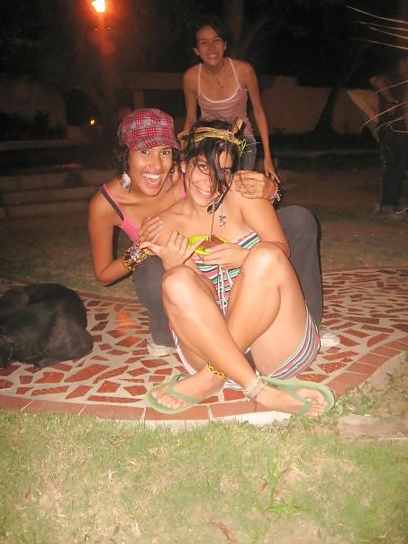 25P Colombia cute friends 1 