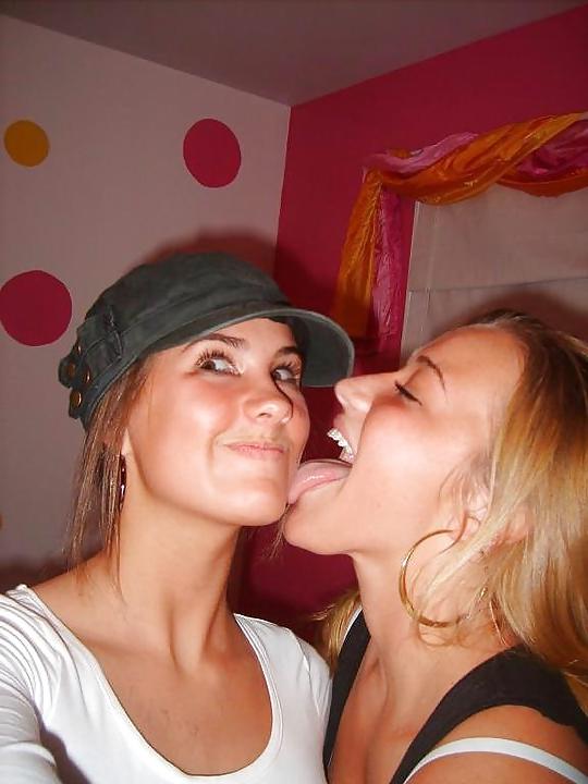 25P Facebook sluts leave nasty comments for more