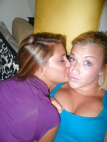 25P Facebook sluts leave nasty comments for more
