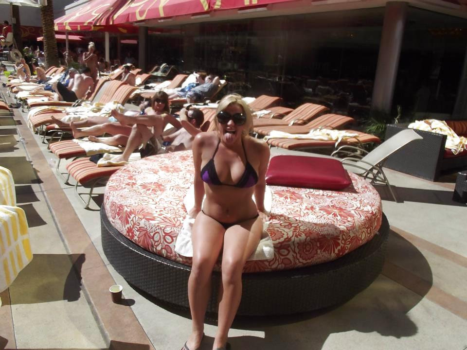 25P Facebook sluts leave nasty comments for more