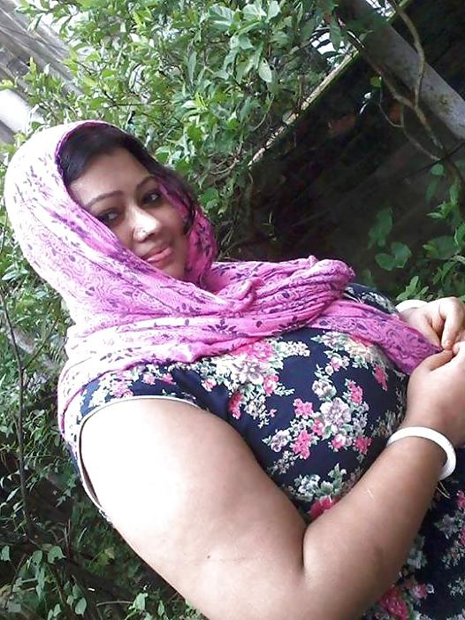 25P Chubby Boudi