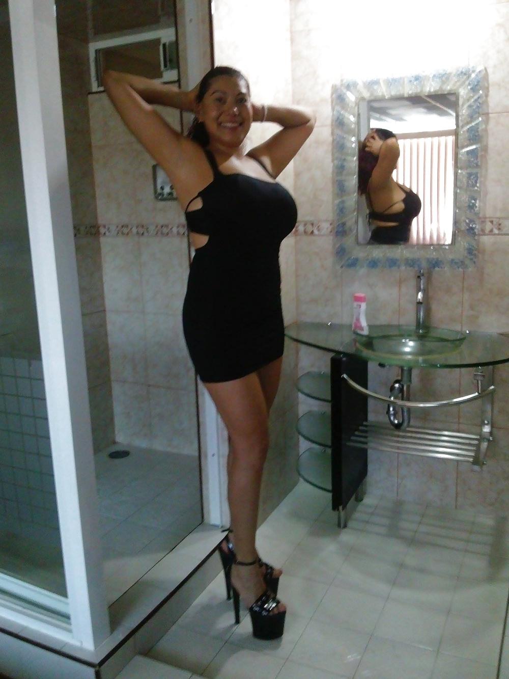 7P Who want to fuck my bitch