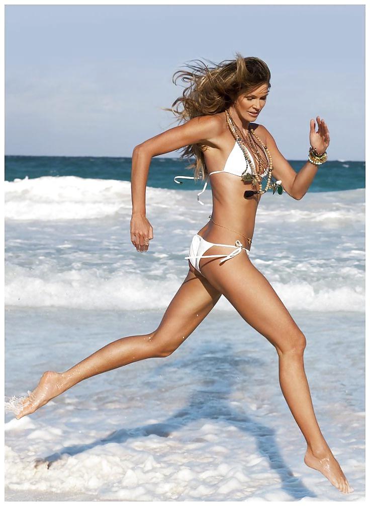 14P Foot - goddess #24 : Elle McPherson