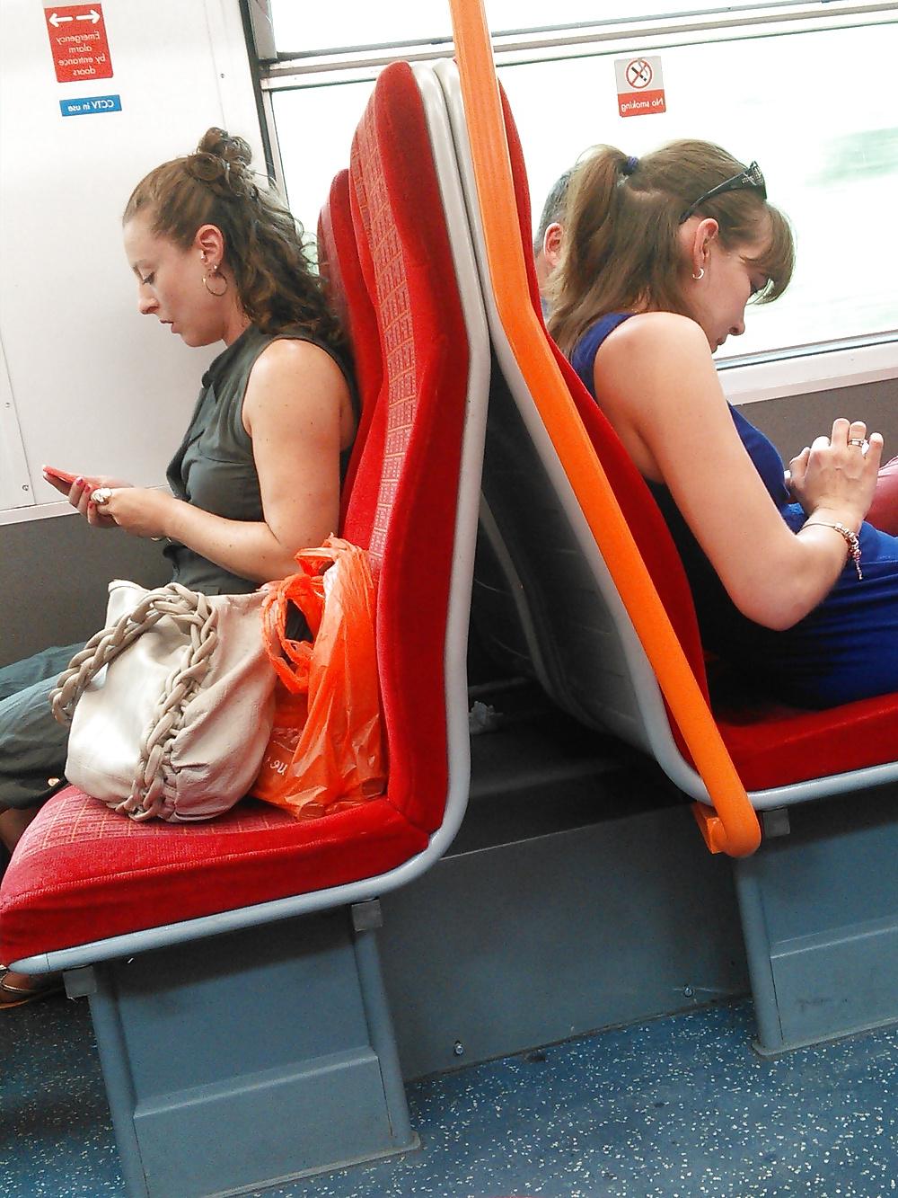 17P Londonperv's Candids 2014 - Train Perving vol 2