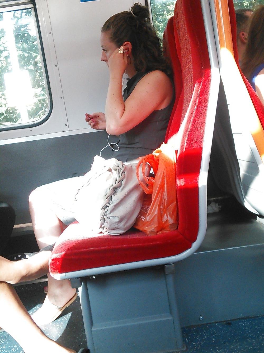 17P Londonperv's Candids 2014 - Train Perving vol 2