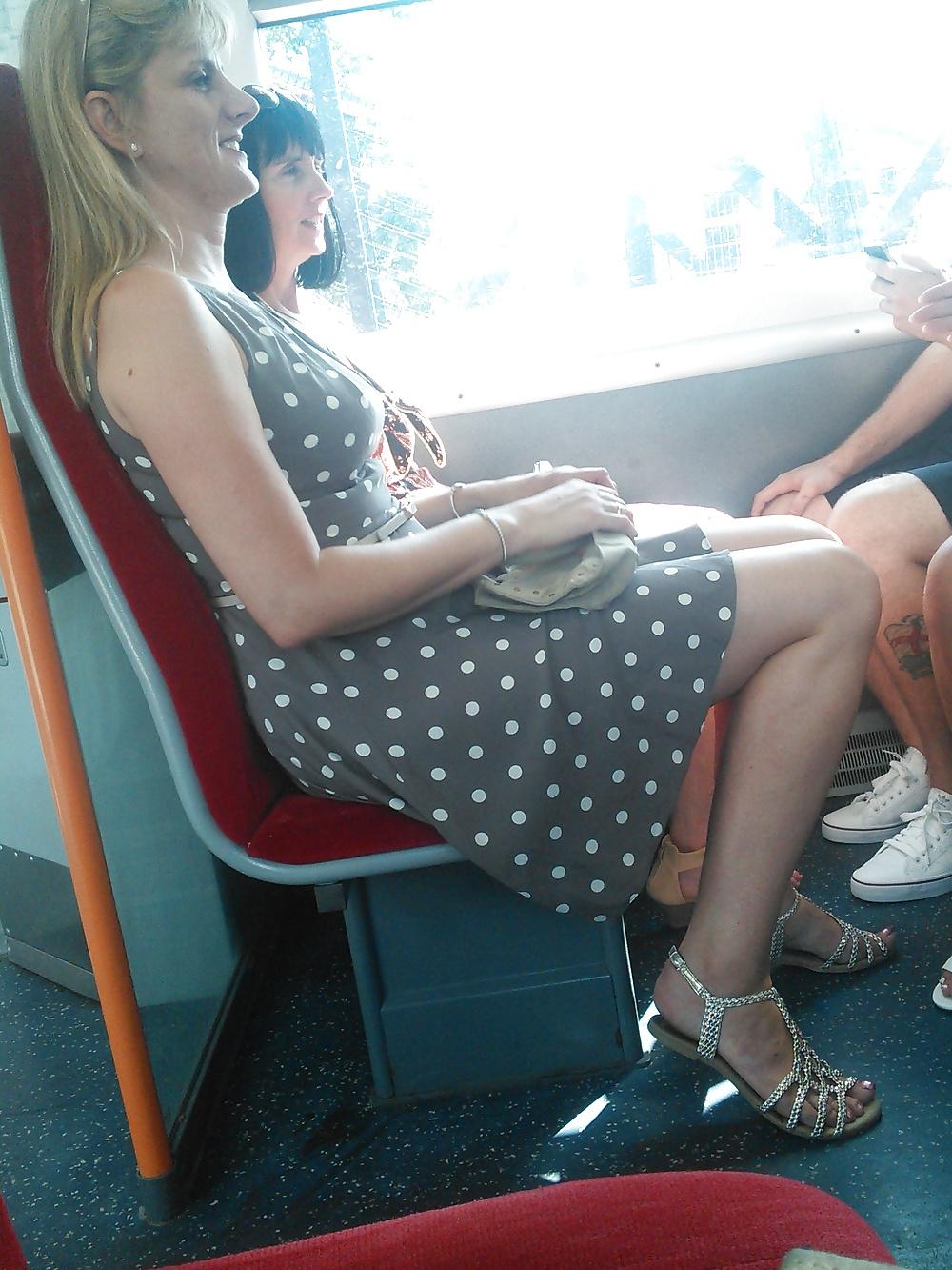 17P Londonperv's Candids 2014 - Train Perving vol 2