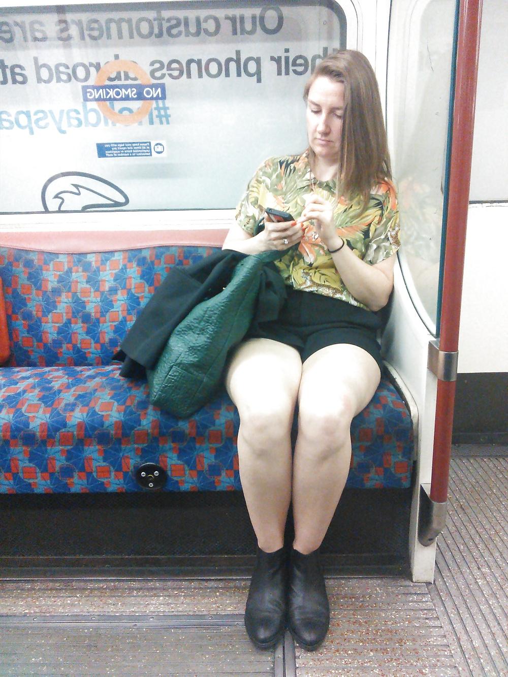 17P Londonperv's Candids 2014 - Train Perving vol 2