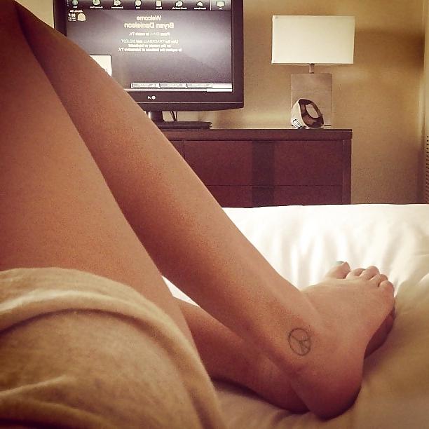 25P Brie Bella Feet