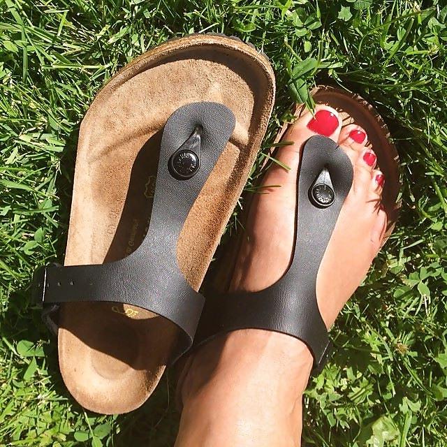 25P Birkenstock Shoes n Feet 6
