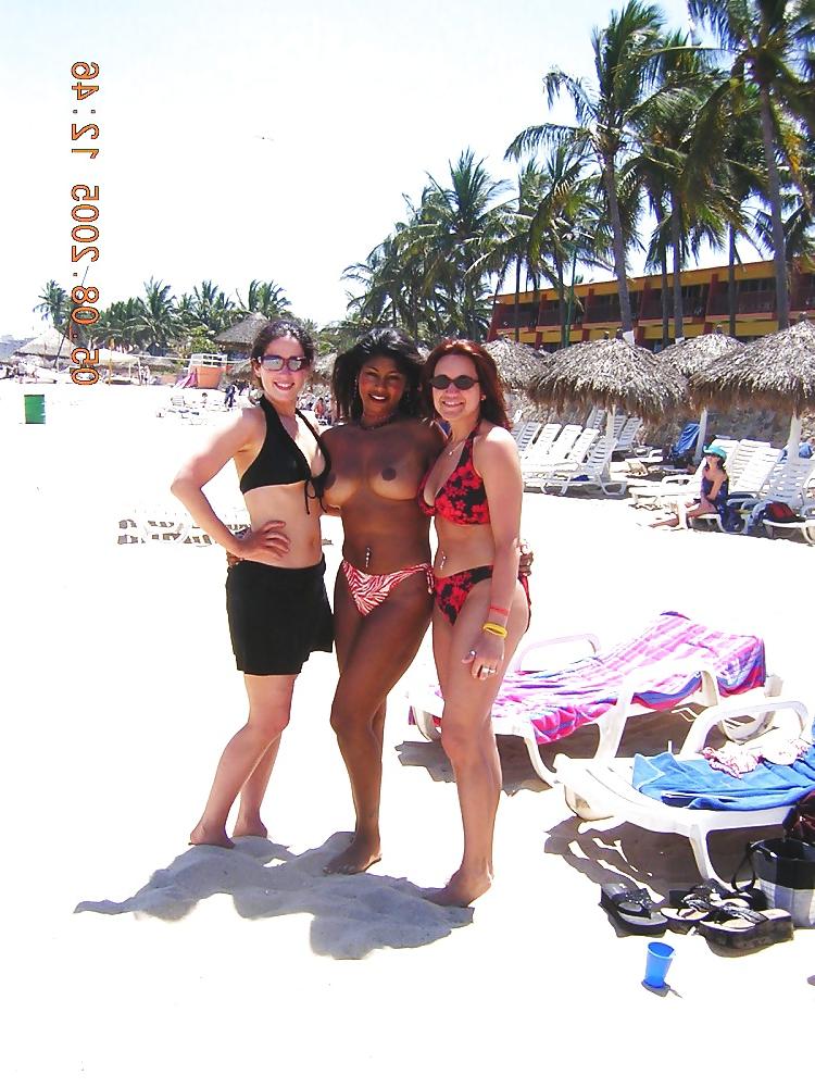 17P Topless Indian Babe at the Beach
