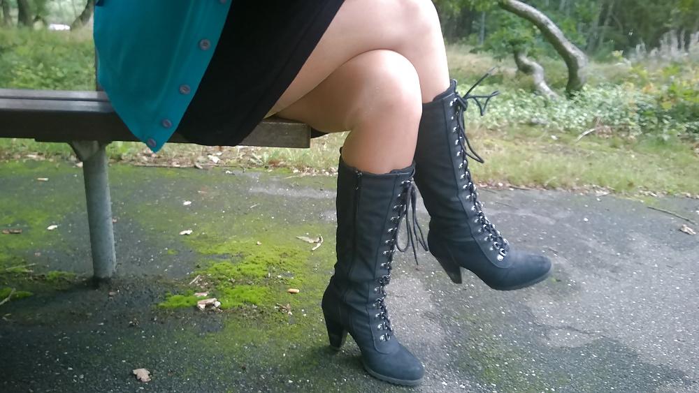 22P Stockings legs and feet