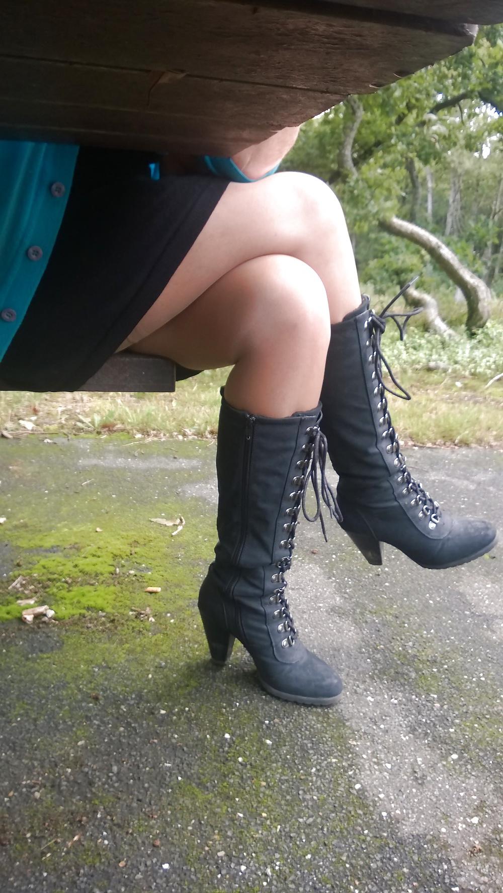 22P Stockings legs and feet