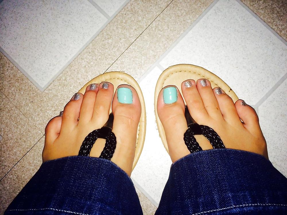 13P Feet, Legs and toes.