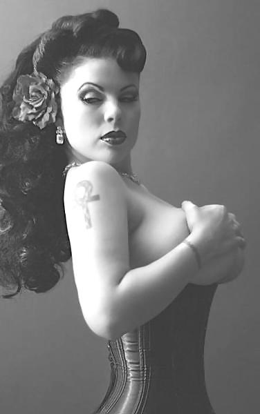 25P Kinky, weird or bizarre sex pics in Black & White