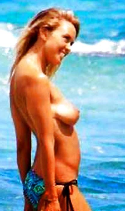 6P Enora Malagre topless 