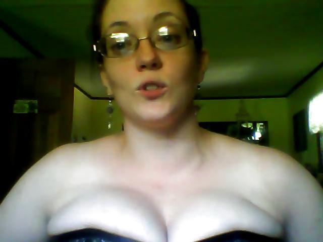 23P Erin W. Floppy tit queen