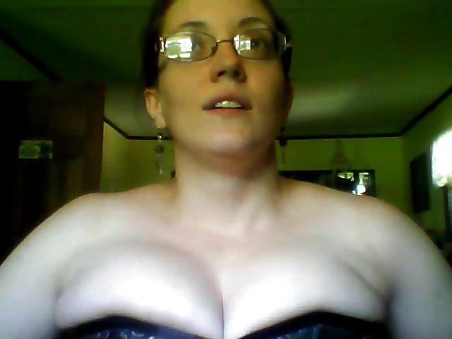 23P Erin W. Floppy tit queen