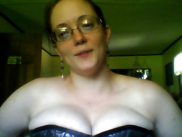23P Erin W. Floppy tit queen