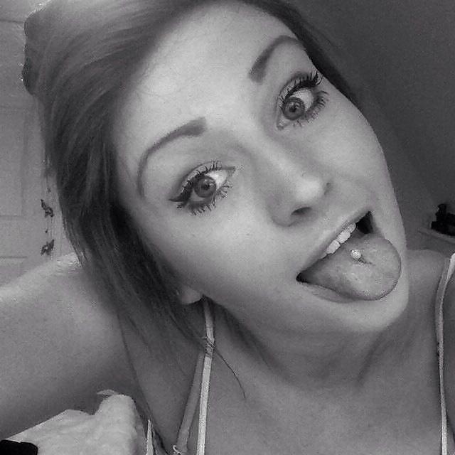 25P Sexy Tongue