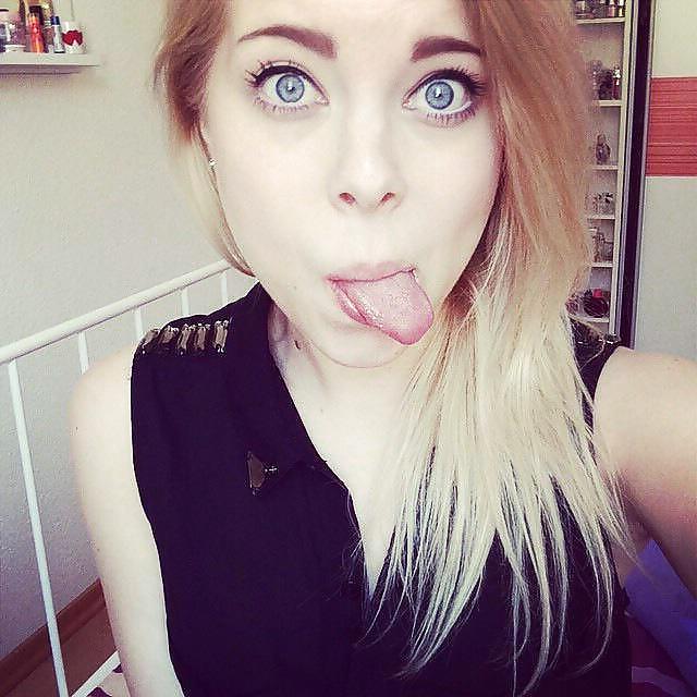 25P Sexy Tongue