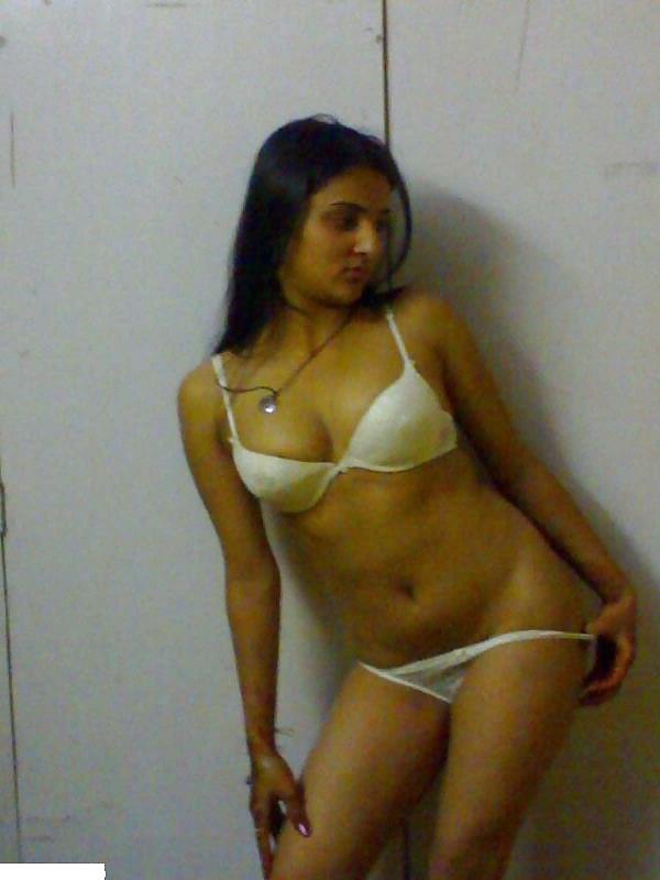 14P DESI BITCH PAYAL-INDIAN DESI PORN SET 4.8