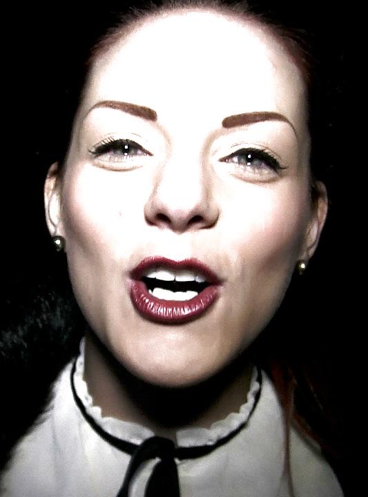 19P Pierced Tongue Dogging Bitch