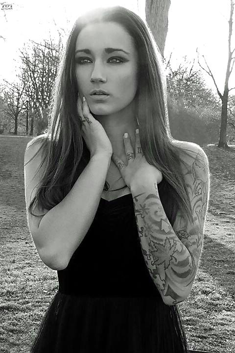20P Tattoed girls art pics VIII