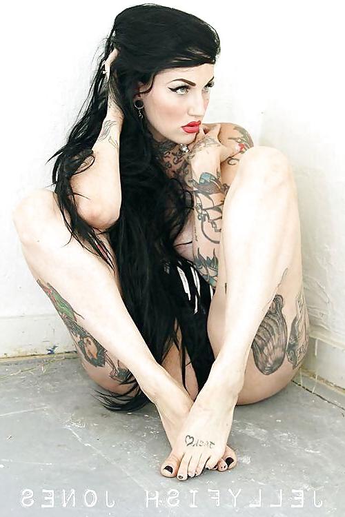 20P Tattoed girls art pics VIII