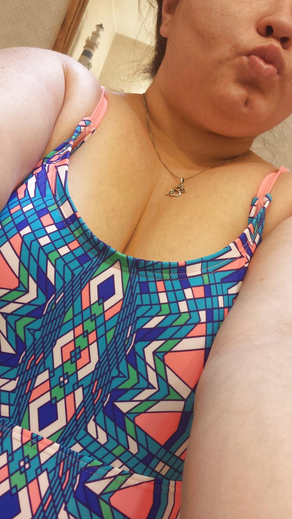 25P Chubby latina cutie