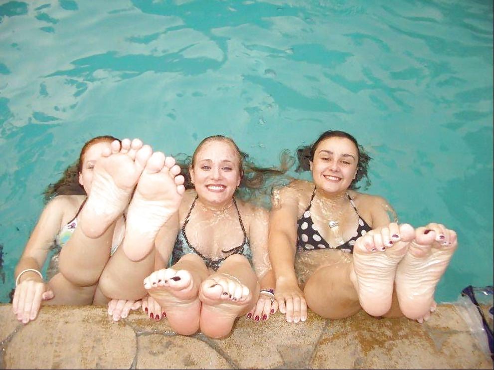 25P Teen feet? Hell yeah!