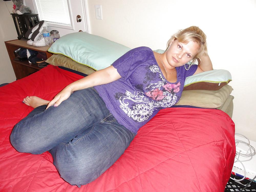 24P Chubby Housewife
