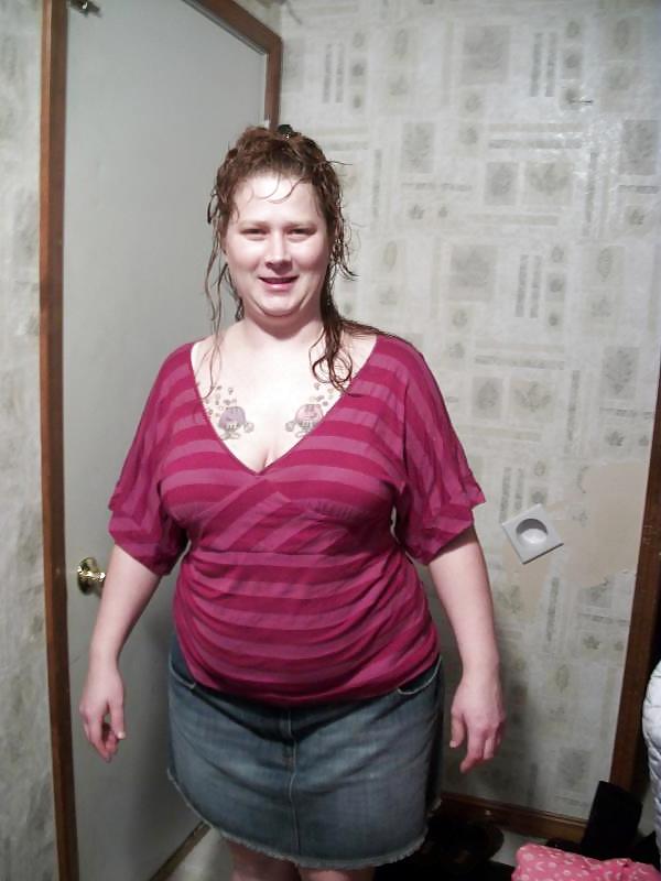 25P Chubby single mom Rach gets dirty