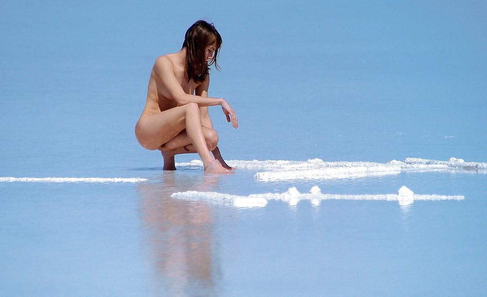 16P Erotic ART 02