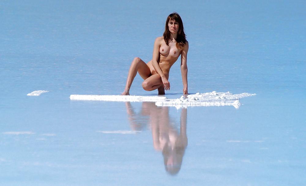 16P Erotic ART 02