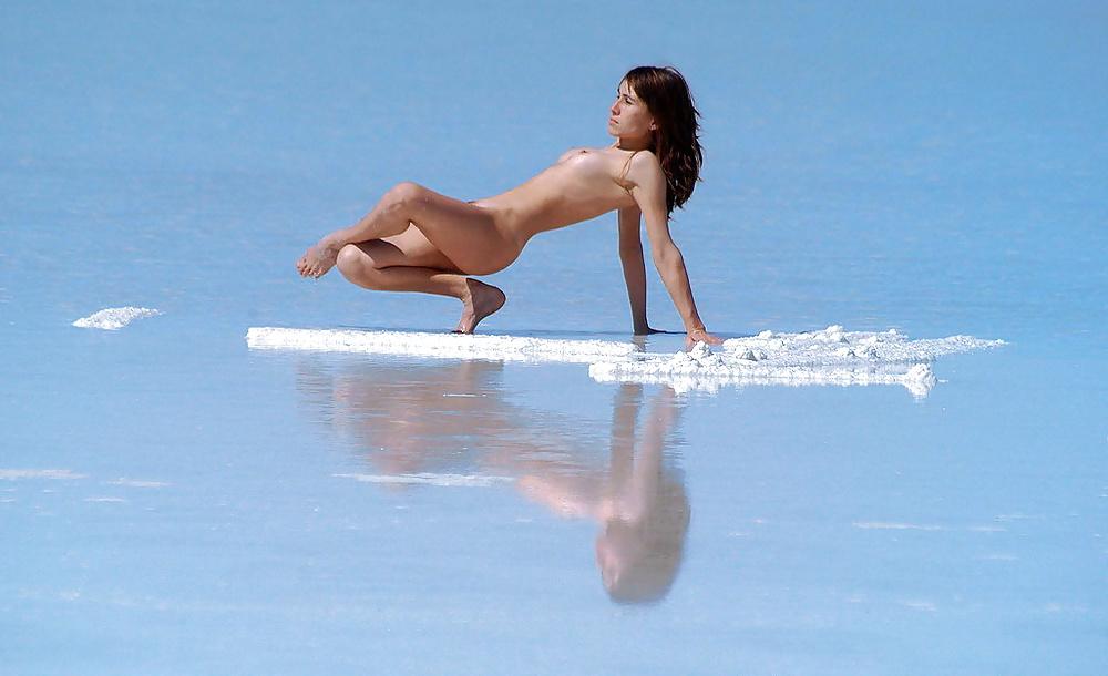 16P Erotic ART 02