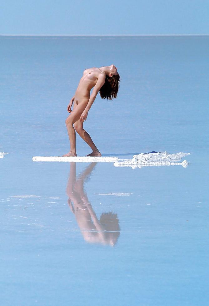 16P Erotic ART 02