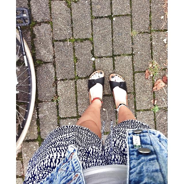25P Birkenstock Shoes n Feet 8