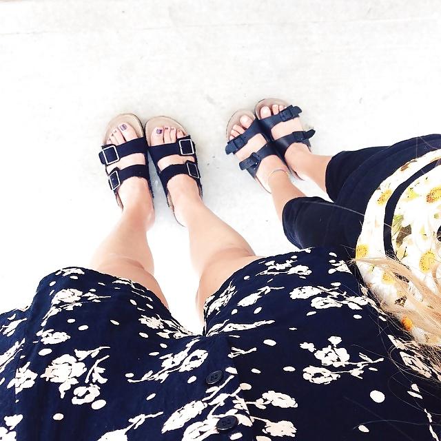 25P Birkenstock Shoes n Feet 8