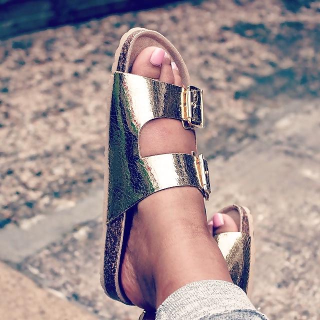 25P Birkenstock Shoes n Feet 8