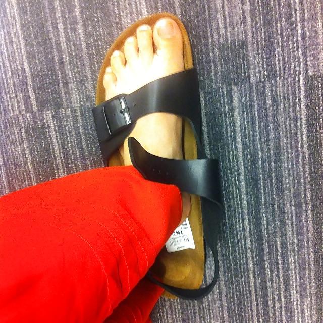 25P Birkenstock Shoes n Feet 8
