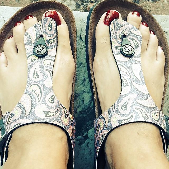25P Birkenstock Shoes n Feet 8